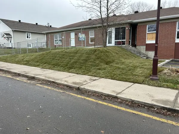 Aménagement paysager avec gazon en Beauce – pose de tourbe par Aménagement Marosa